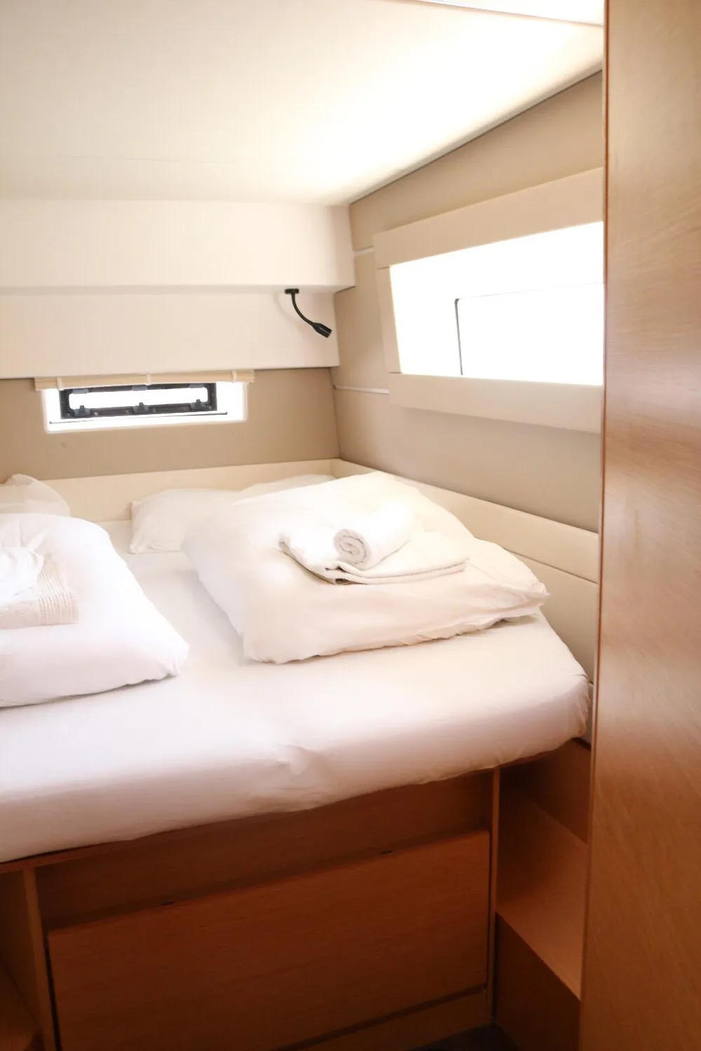 Double cabin with en-suite bathroom aboard the catamaran
